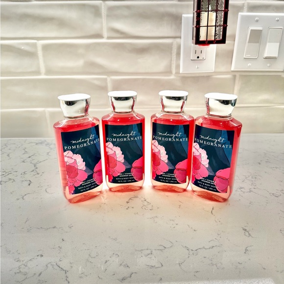 Bath & Body Works Midnight Pomegranate Body Wash - Pink and Blue